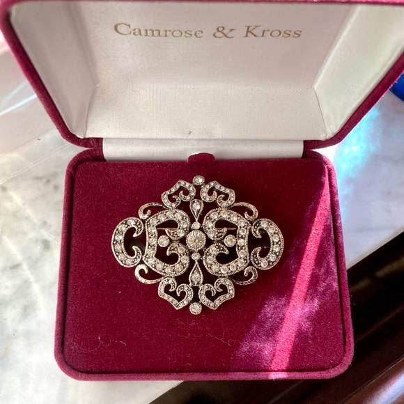 Vintage Jacqueline Bouvier Kennedy Rhinestone Filagree Brooch COA New